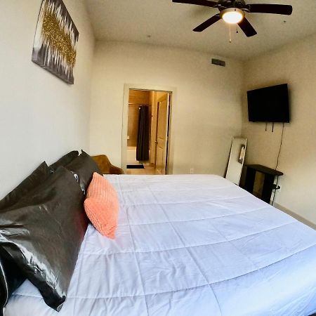 5 Mins To Med Center, Comfy King Beds, Wifi,Gym,Pool Apartamento Houston Exterior foto